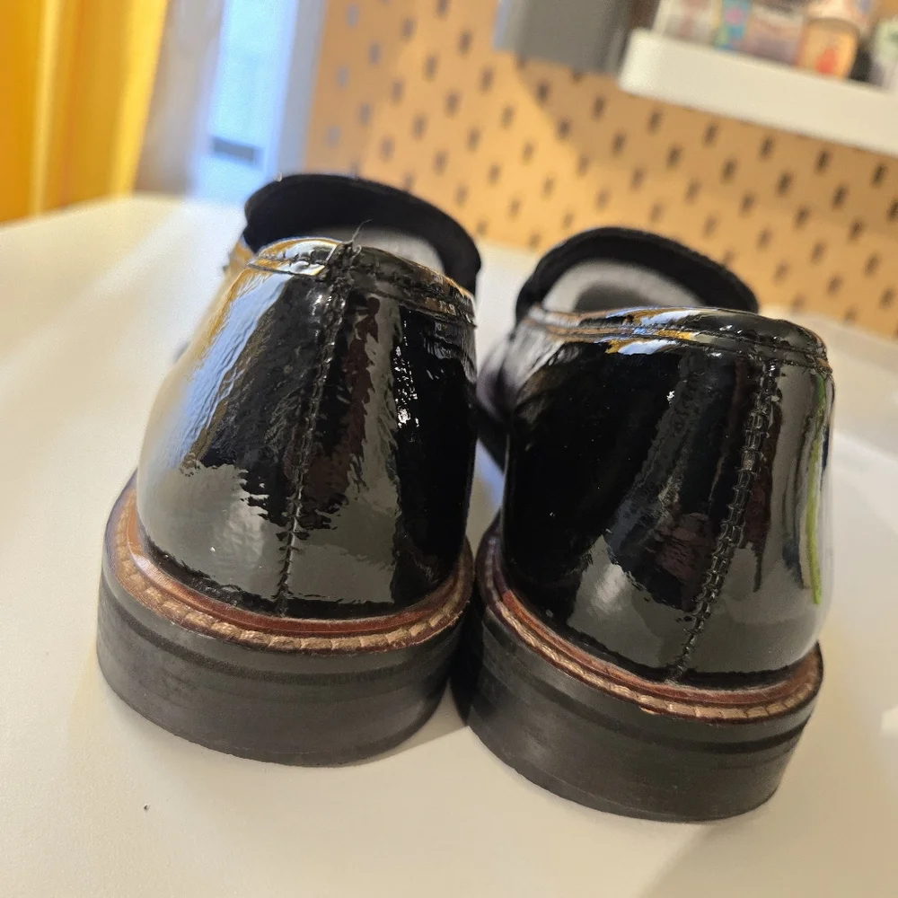 Ara Women's Black Patent Leather Loafers Chain Detail 6.5 US (Euro 4) 